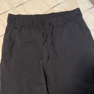 Lululemon on the fly pant